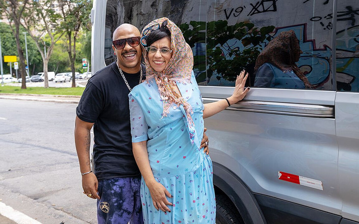 MaturePickup: Bunicuța dolofană este distrusă în cur în duba mea