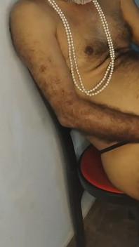 Szwagier Desi Bhabhi umieścił swojego penisa w jej cipce