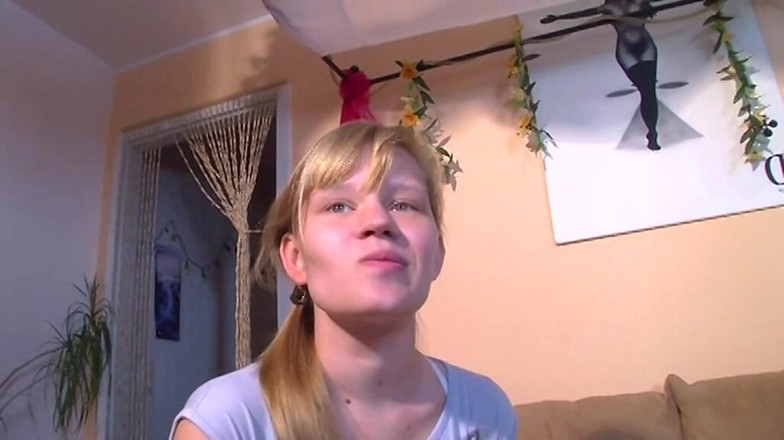 123XXX - 100% Amateurs: Ohromující blonďatá kočička je ošukaná hluboko obrovským ptákem