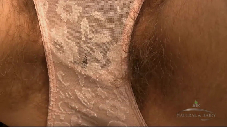 ATK Hairy: Bush play e masturbação ao ar livre