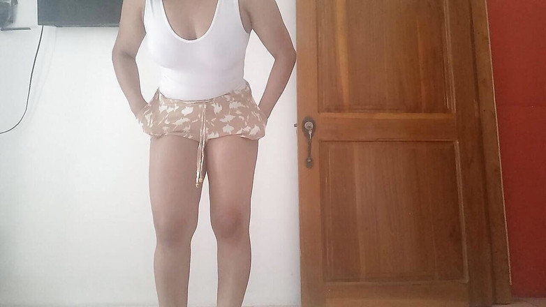 PATY PATY: Скучащая и очень горячая домохозяйка хочет помастурбировать для своих поклонников и говорить вкусные вещи, чтобы возбудиться