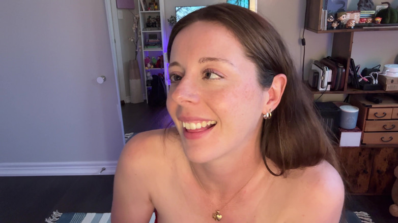 Nadia Foxx: Up Close Begging You for a Facial