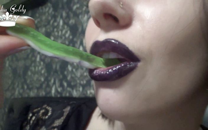 Goddess Misha Goldy: 5 colors for my lips &amp;amp; gummy bears vore