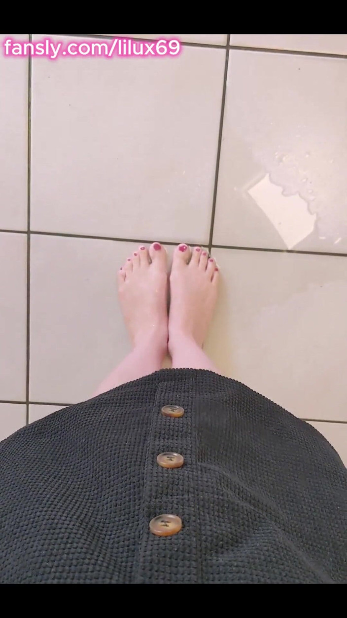 Lilux69: キッチンにちょっとおしっこ