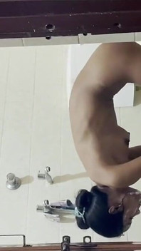 Nude Girlfriend Bath