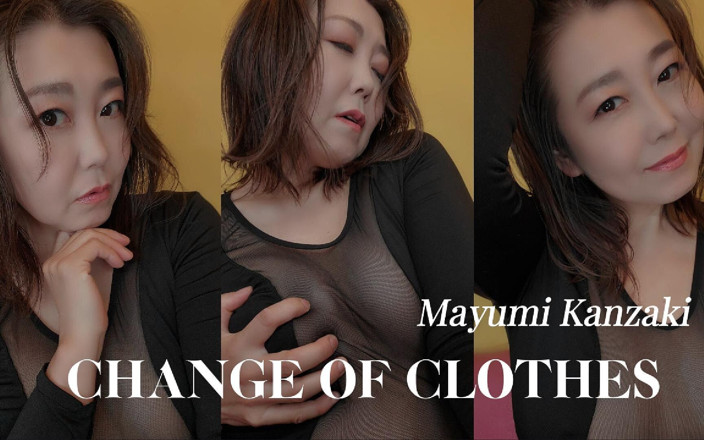 Mayumi Kanzaki: Changing Clothes in the Waiting Room for the Photo Shoot