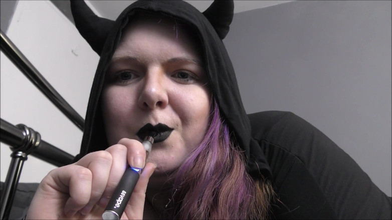 Mxtress Valleycat: Destined to Breathe My Smoke