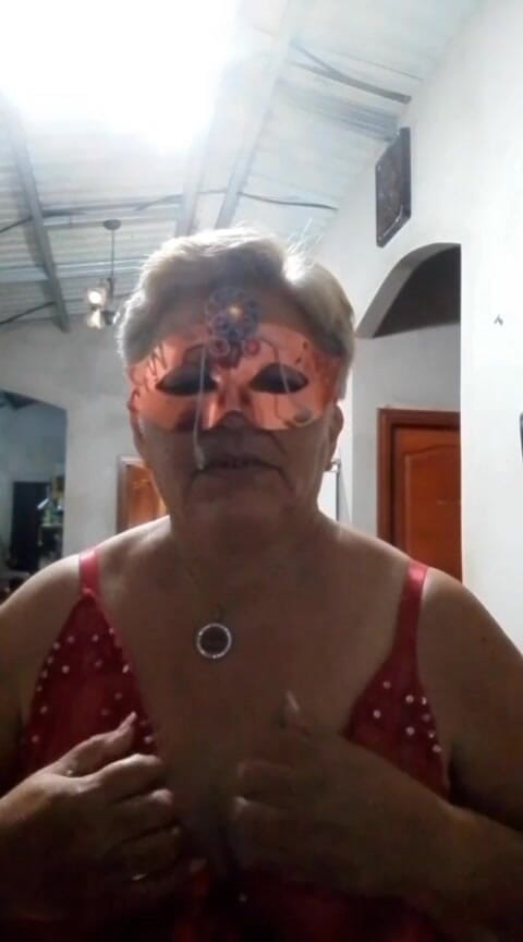 Gloryhot69: Avó com tesão quer foder