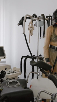 Rubber-Mistress prepares the Clinic for Examination