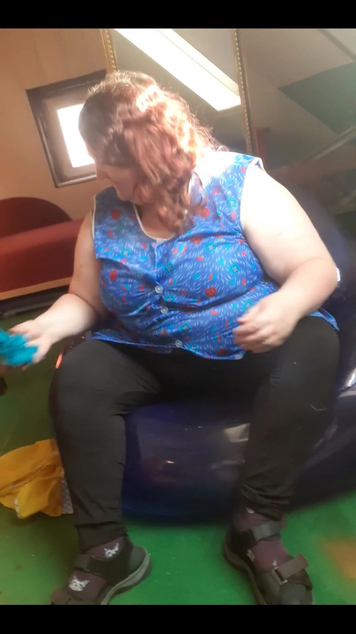 tammara big: Smock and Balloon, Look What I Do with the Balloons