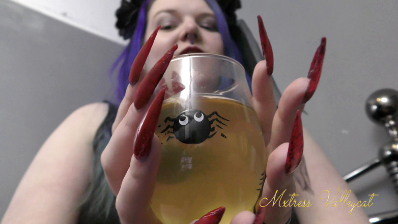 Mxtress Valleycat: Succo di mela da regine cattive