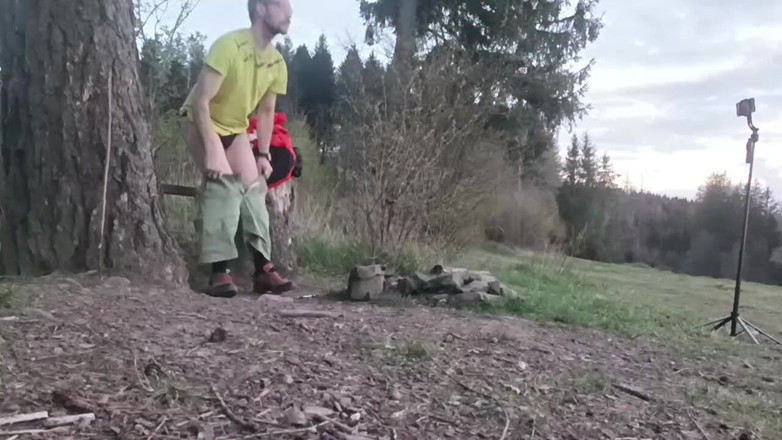 kickerscooter: Naked in the Meadow