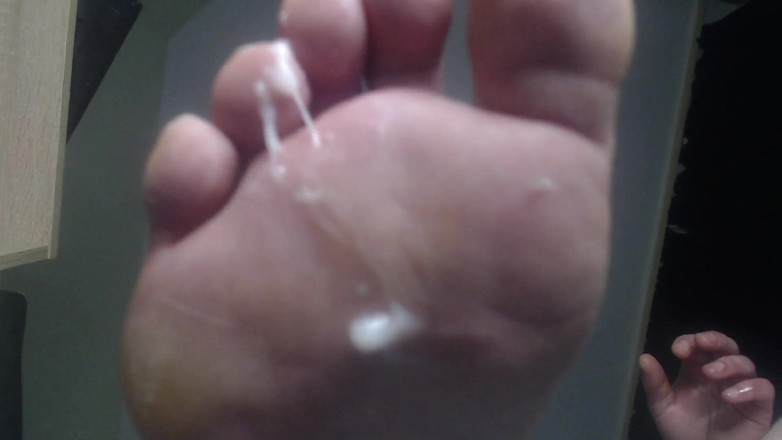 Hunky time: Натуральная доминанта (хуй, ноги и сперма со слюной)