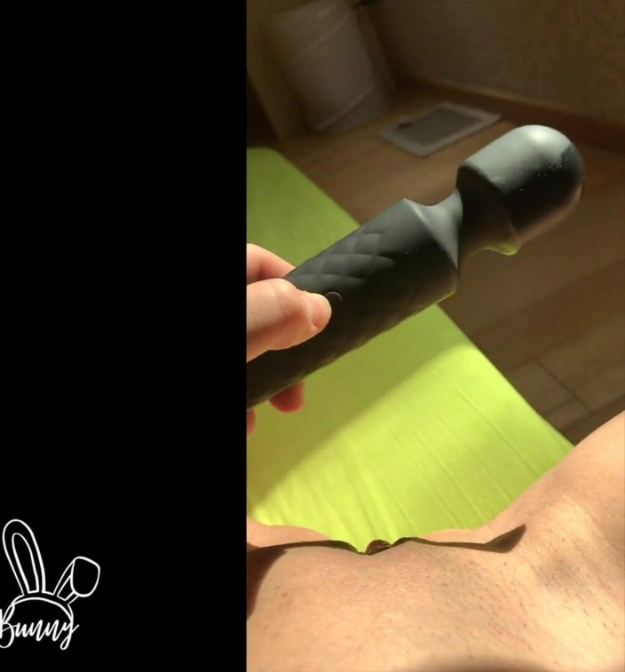 Miss Honey Bunny: Close-up vibrator masturbation - Female POV