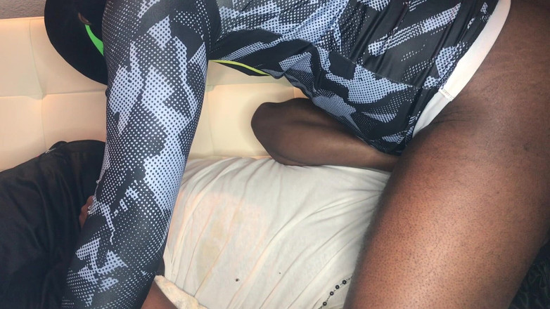 Wondahead21: Batman en apretado jeans skullfucks puta de tapón "caliente"