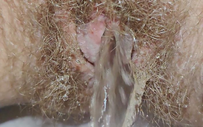 Real fun &amp; fetish: Slow Motion Hairy Pussy Pee Close up