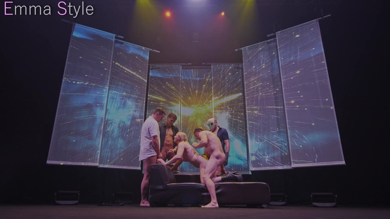 Emma Style: Cinematic Wedding Gang-Bang - Egon Kowalski invitat să folosească - Directoris Cut