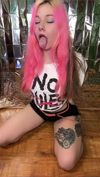 Ahegao škádlení růžových vlasů