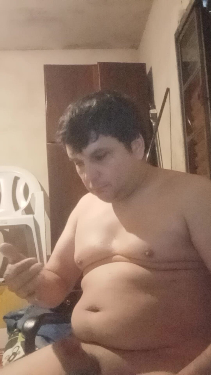 Claudio: Tout le sperme écarté sur mes seins