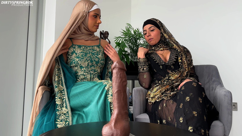Aaliyah Yasin: Dos zorras hijabi te dan una instrucciones de paja