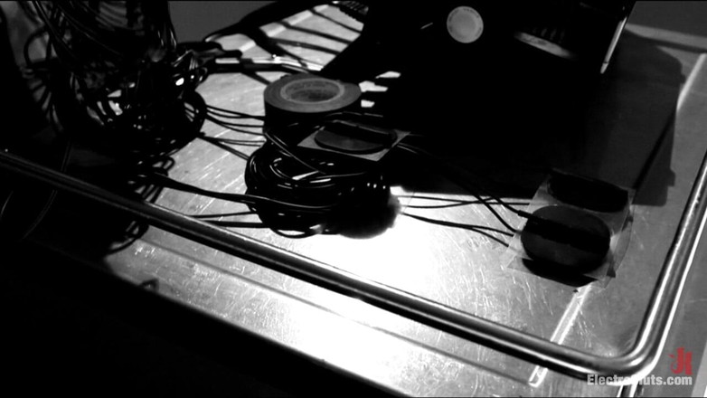 Electrosluts by Kink: Elektrosluts představuje Doktorovo monstrum!