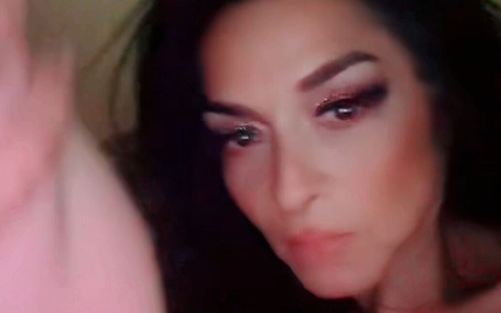 Mia 69: 彼女はダンスのバランスをとった