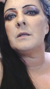 Topless ziewanie milf Anna