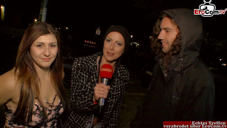 EroCom: कार में लंड चुसाई के लिए सड़क पर सेक्स पर्यटक को बहकाया जा रहा है