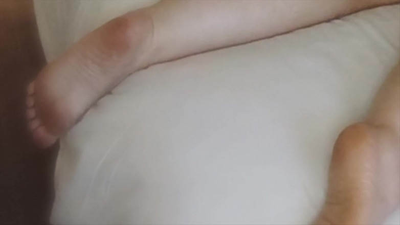 Daddykane: Hot Blonde MILF Feet Play