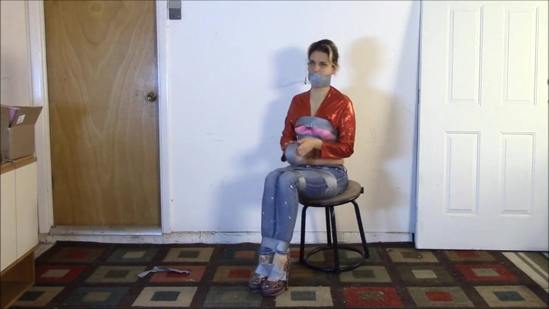 Selfgags classic: Briella Jaden in self-bondage!