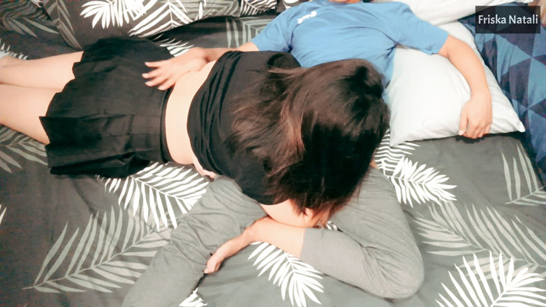 Friska Natali: This Intern Girl Sighs to Her Stomach