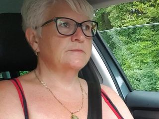 UK Joolz: Naked tits while driving!