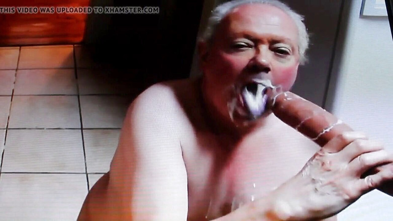 Erachi: Erachi adoră să sugă pula și să mănânce spermă