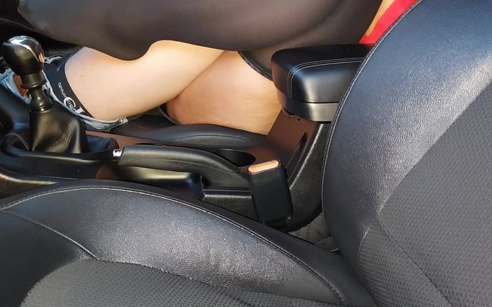 Step Mommy: Зрілу клієнтку в сексуальній нижній білизні трахає таксист на публіці