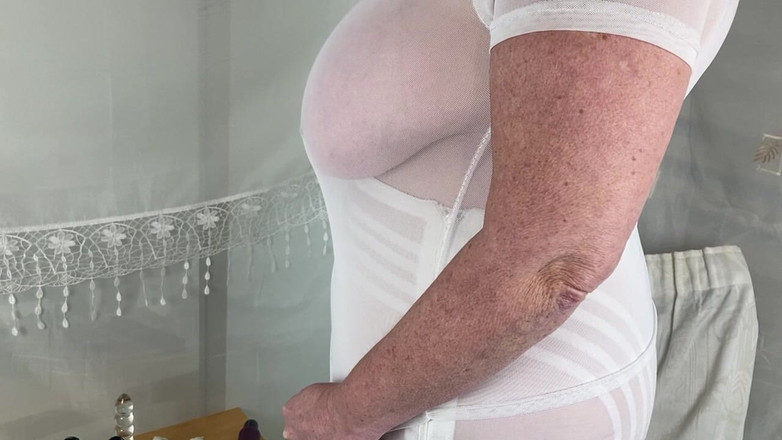 Aunty Sandra vintage girdle queen: Tante sandra dengan korset rago putih
