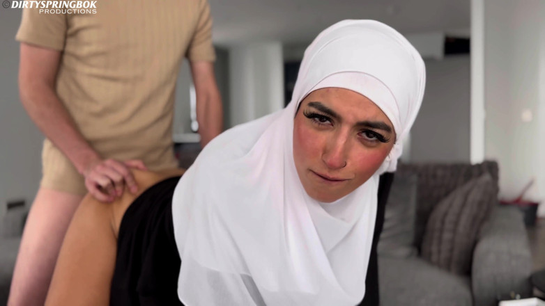 Aaliyah Yasin: Muslim Maid Catches Her Boss Wanking