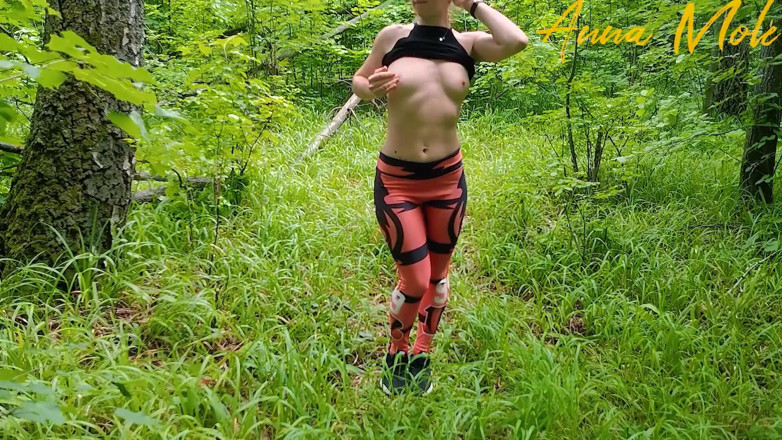 Anna Mole: Outdoor masturbation, girl in leggings walking in the woods masturbates...