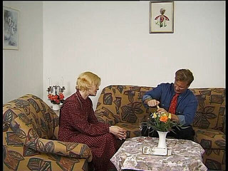 Xfamster: Behaarte reife hart in allen stellungen gefickt