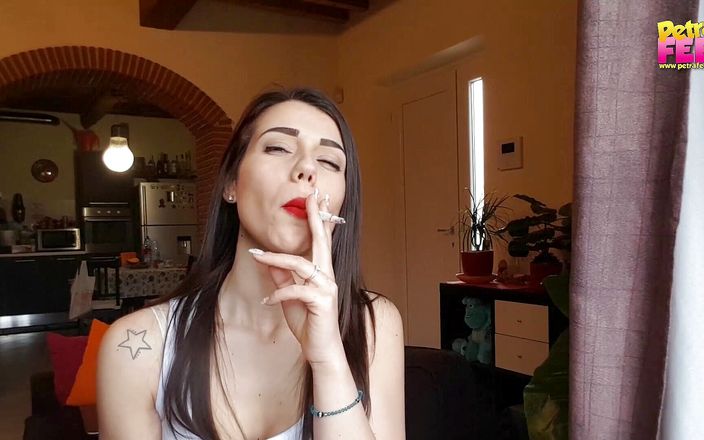 Smokin Fetish: Alluring Italian babe Petra loves cigars