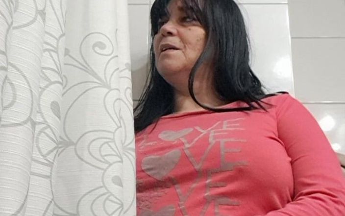 Mommy big hairy pussy: Máy bay bà già jerkoff trong phòng tắm với con...