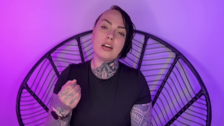 Miss Valentina: Тортури для яєць і трах