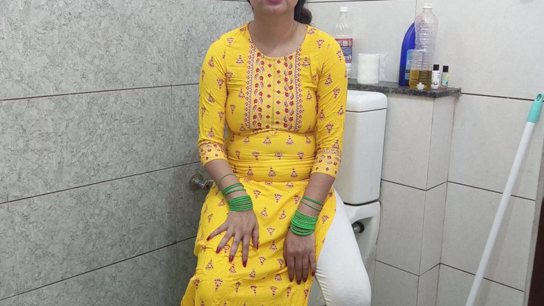 Saarabhabhi6: Indian Hot Step Mother Fucked Step Son Dirty in Washroom...