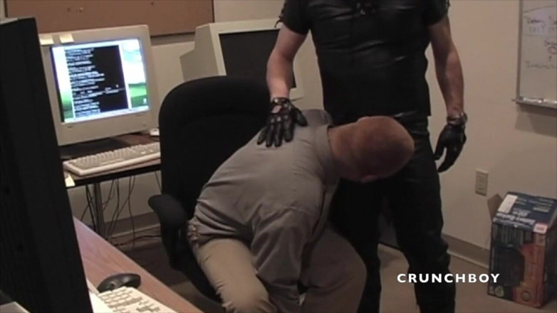 FETISH BDSM STUDIO: Sottomissione per papà con sculacciata BDSM da gangster