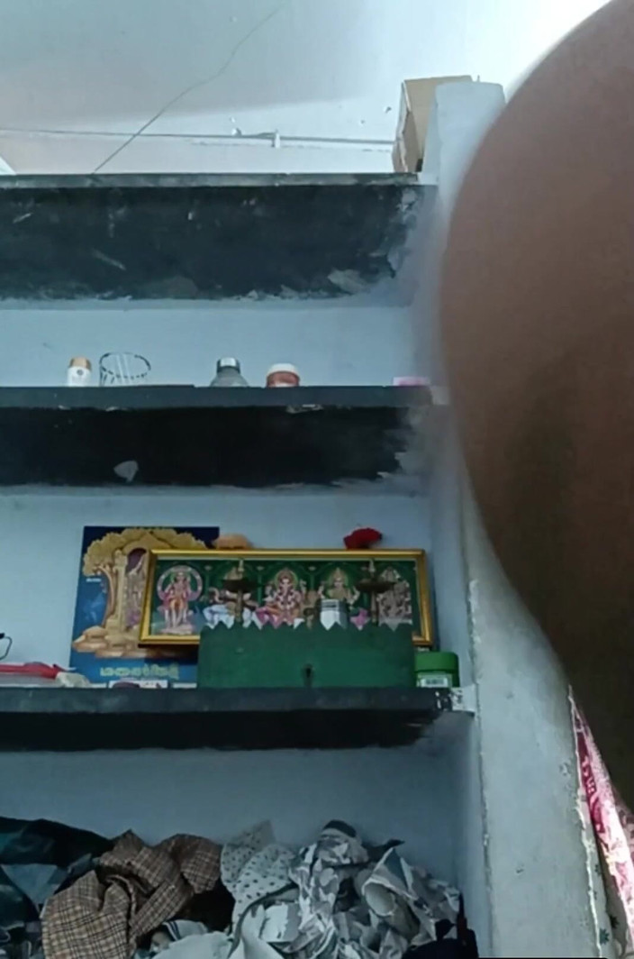 Jayaselvi: Coimbatore zia mostra la figa rosa in videochiamata