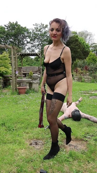 Nô lệ chồng flogged - nô lệ ngoài trời