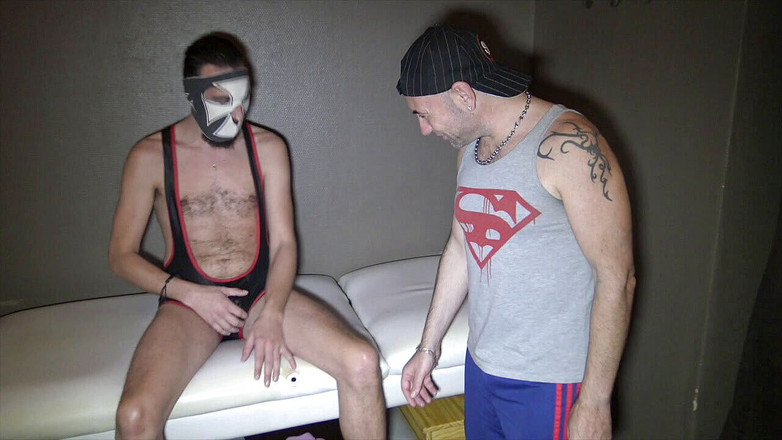 USED BAREBACK BY PORNSTARS HUGE COCK: Cremapied de o pulă uriașă uimitoare a anaonymous Bouy