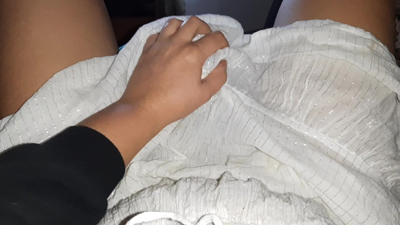 Lesbian-illusion: Teman wanita saya, walaupun pemalu, mengendalikan pepek saya dengan baik...