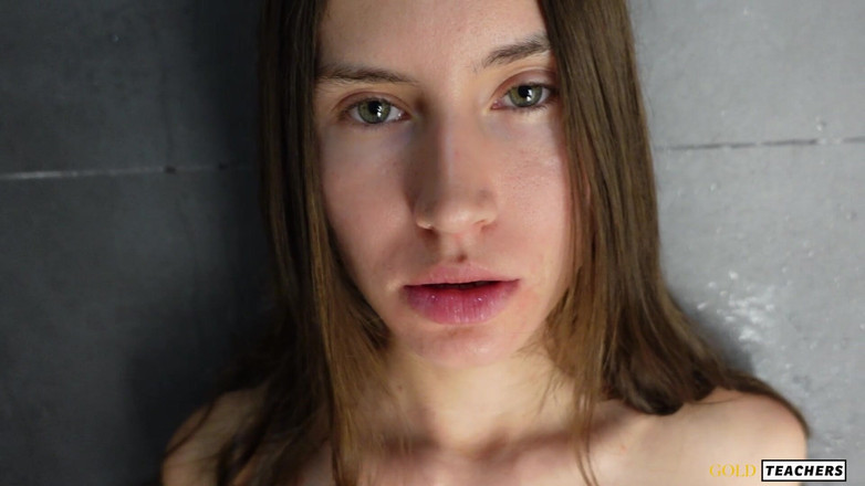 GoldTeachers: バスルームでの荒々しい官能的な支配