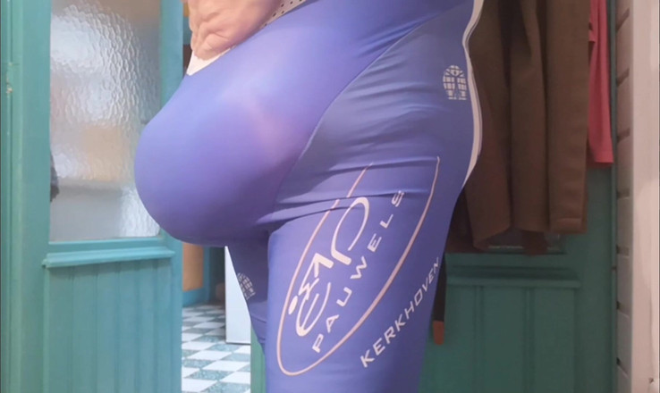 Monster_Meat_: Osceno sporgente in vestiti diversi