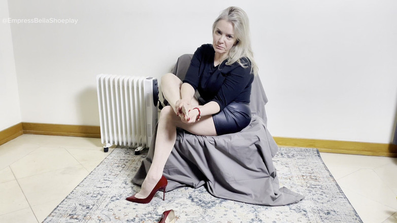 Empress Bella Sadic: Вас принижують ноги імператриці Белли